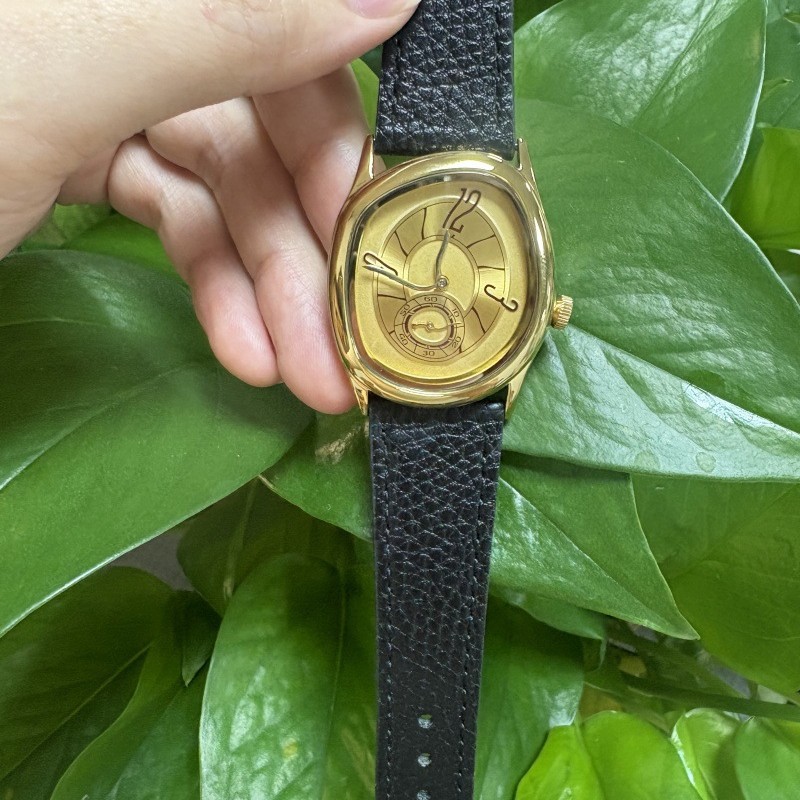 ساعة أصلية ملتوية فريدة من نوع - مراجعة Luxury Watch Unique وسعره