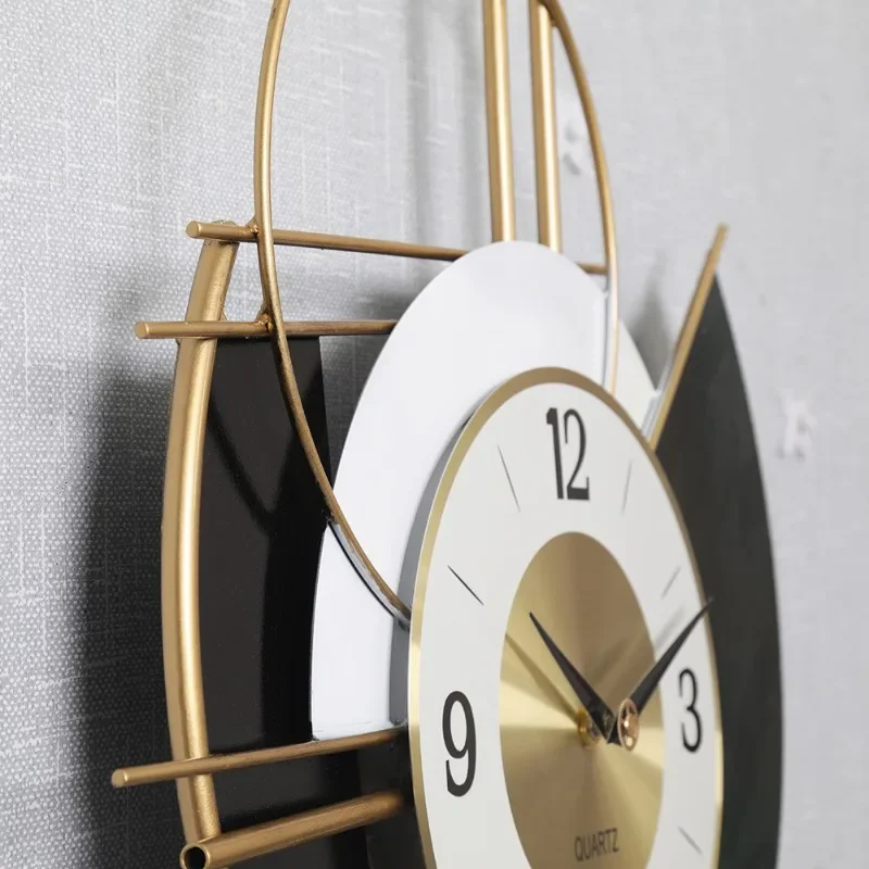 ساعة حائط عصرية فاخرة من المعد - مراجعة Luxury Watch Wall Clock وسعره