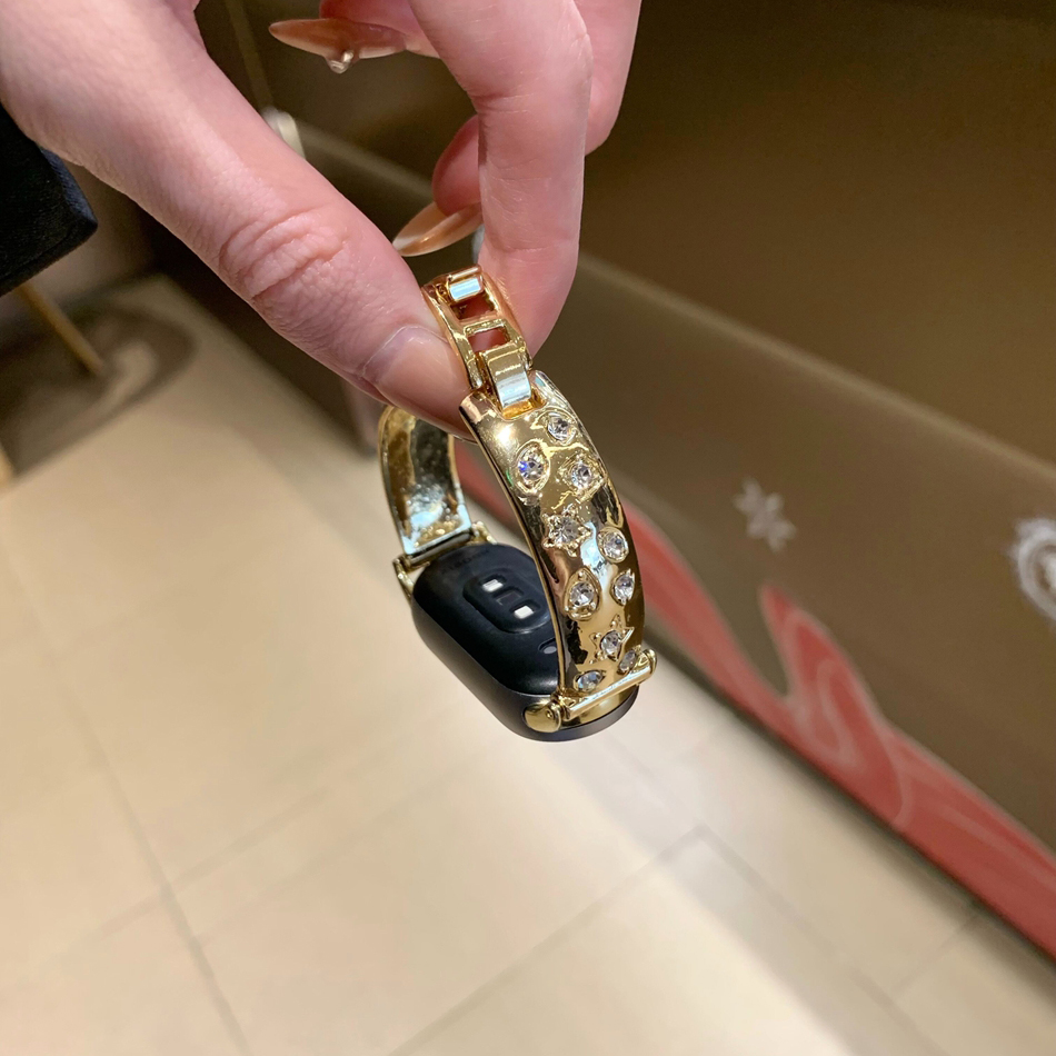 سوار معدني نحيف فاخر بتصميم نج - مراجعة Xiaomi Luxury Watch وسعره