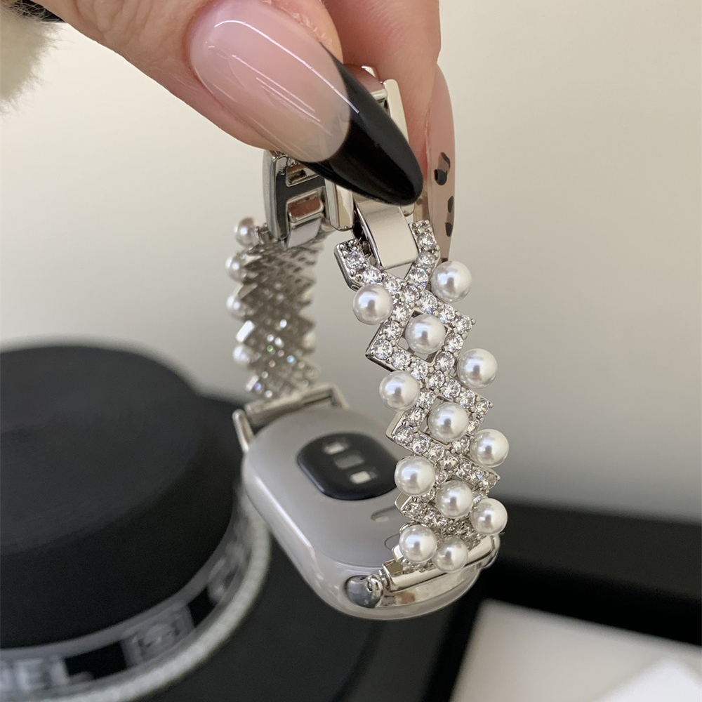سيدة اللؤلؤ الصليب مطعمة الماس - مراجعة Xiaomi Luxury Watch وسعره